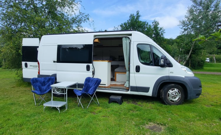 VanScheef – Camping-car auto-construit hors réseau méga confortable 3p