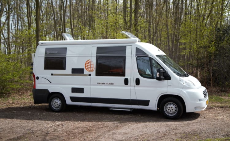 Ruben – Fiat Ducato 2 person camper bus