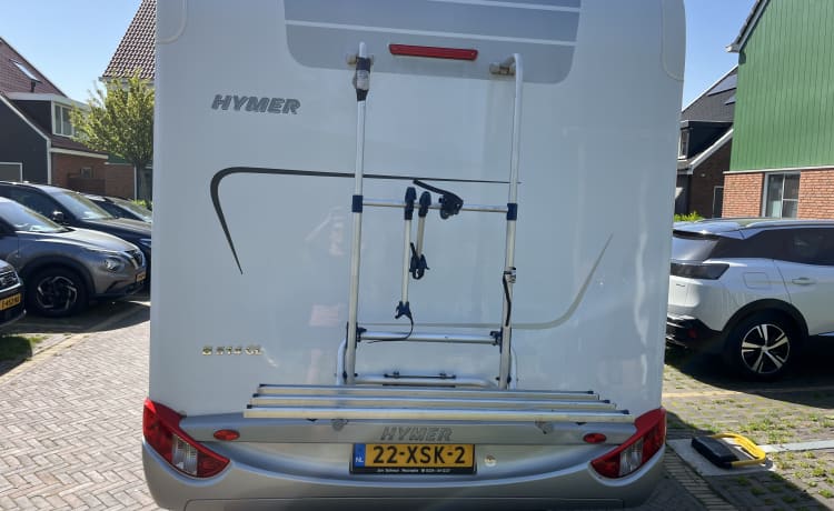 Hymer B-514 integral