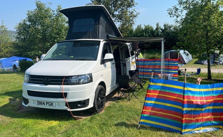 Falcon – 4 berth Volkswagen campervan from 2014