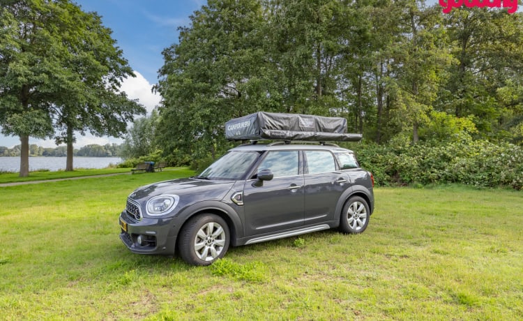 Camperman – Op avontuur met de Camperman: Mini Countryman met luxe daktent