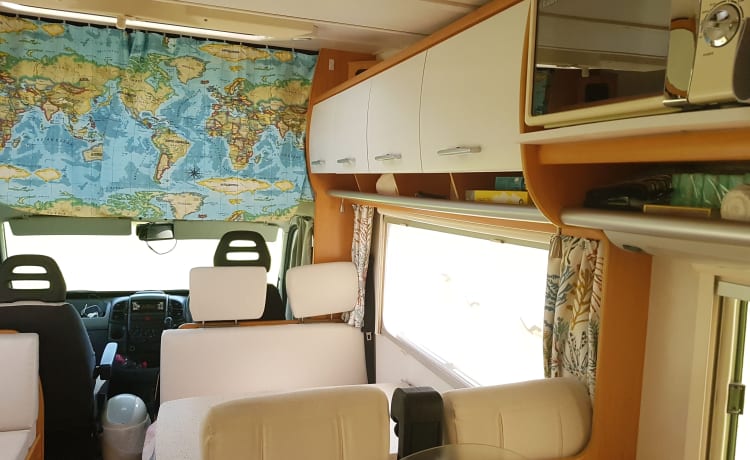 Hymee – Geräumiger, stilvoller Custom-Innenraum von Hymer