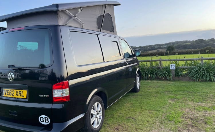 Mooie 4-persoons campervan VW T5.1 - avontuur wacht!