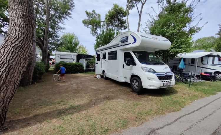 Elbot – Mclouis Alkoof 5/6 personen te huur - Perfect voor gezinnen