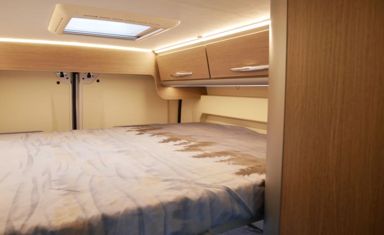 Chausson 5, bus camper 6 metri con letto a castello