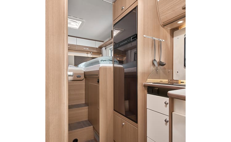 Carado T448 (nieuw bj 2023) – Handgeschakeld - Zeer luxe camper lengtebedden -  Volledig uitgerust