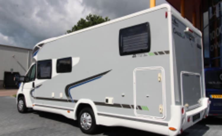 Titanium – Super mooie Chausson 4pers. Camper 