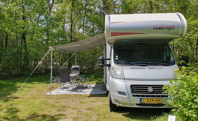 Lucky – Spacious and complete camper (7p-2012-euro5)