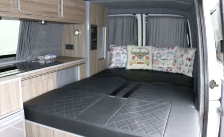 Bertha – 4 Berth Volkswagen Campervan, Including all Kitchen Equipment