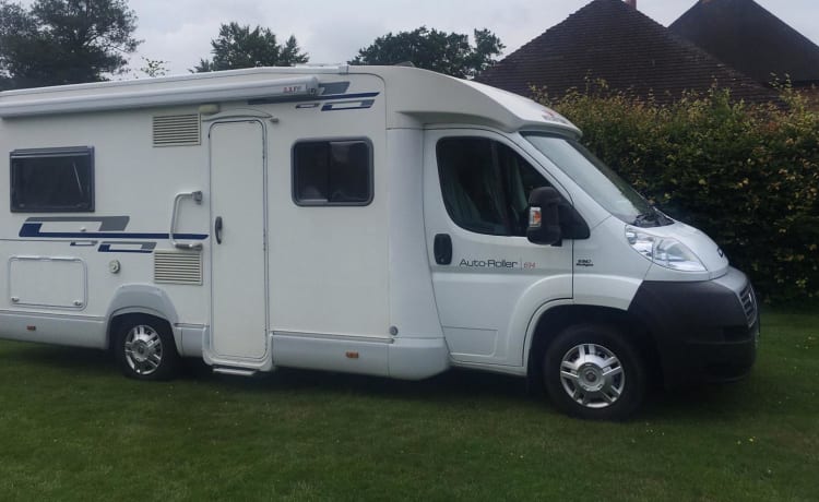 Auto_Roller 694 – 4 Berth Motorhome hire- Fully Insured