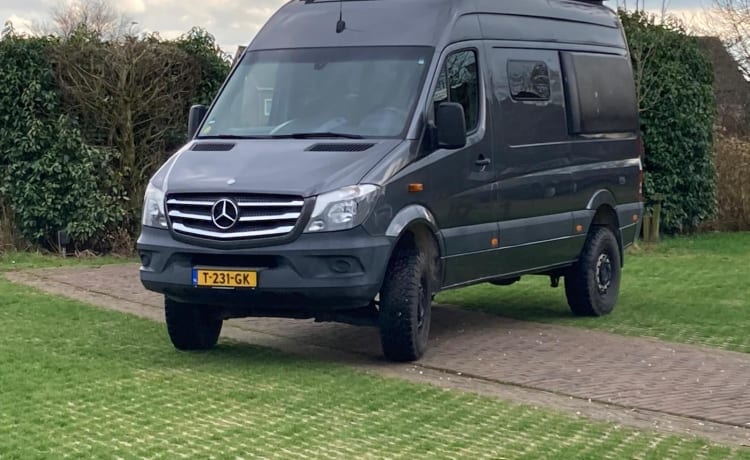 The Beast – Stoere Mercedes Sprinter 4*4 offroad alleskunner