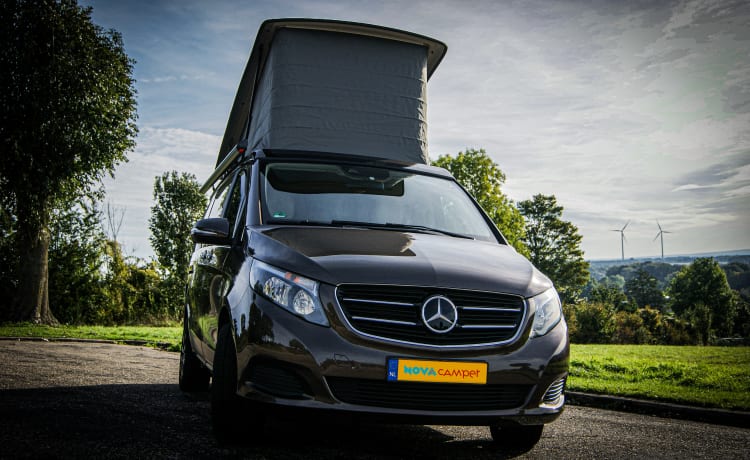 NOVACAMPER  – Ontdek het Ultieme Reisgenot met Onze Luxe Mercedes Camperbus!