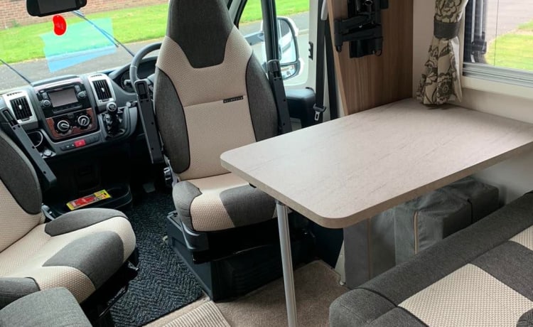 Bob – 3 berth Fiat semi-integrated from 2016