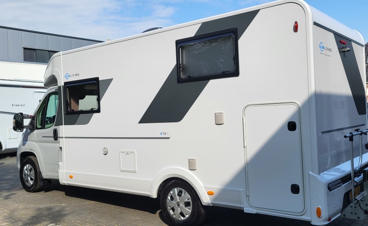 Sun Living S70sl – Nieuwe en sjieke camper met enkele bedden van 2.10, volledig ingericht