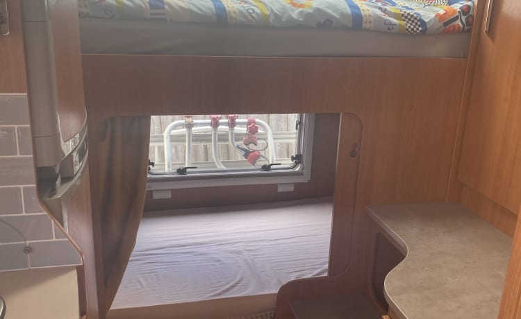 Bertha – 6 berth Pilote Mooveo 2011