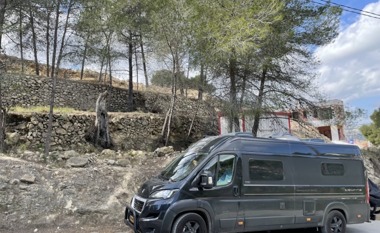 Tourne 6.4 – Noleggio Autobus Camper Nuovo Peugeot Boxer