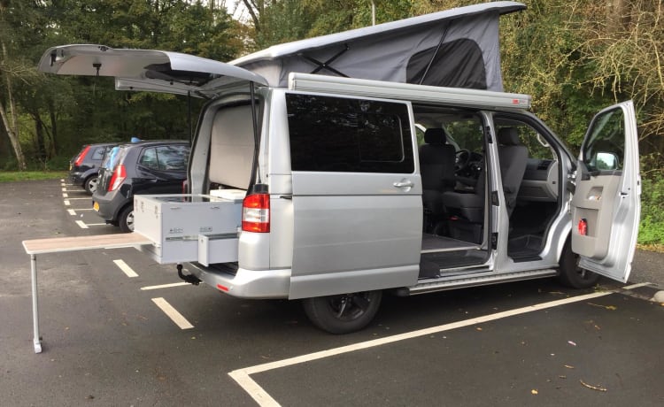 Silverstar – 4p Volkswagen kampeerbus uit 2011