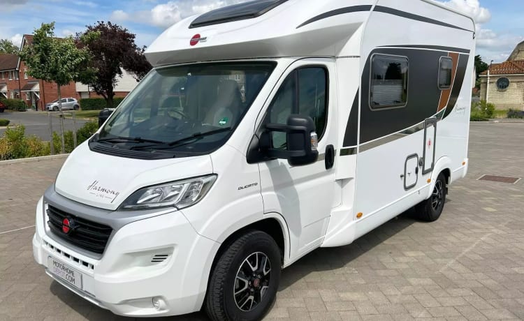 Kayden – 4 Berth Luxury Motorhome