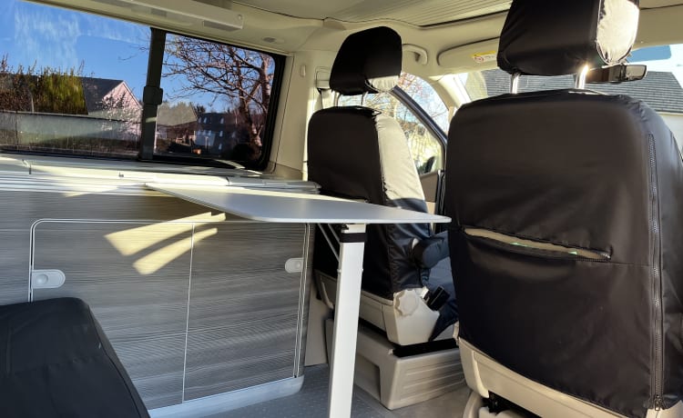 Falcon – 4-persoons Volkswagen campervan uit 2017