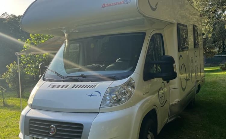 Louis – Vivez la Sardaigne en toute liberté avec le camping-car Louis