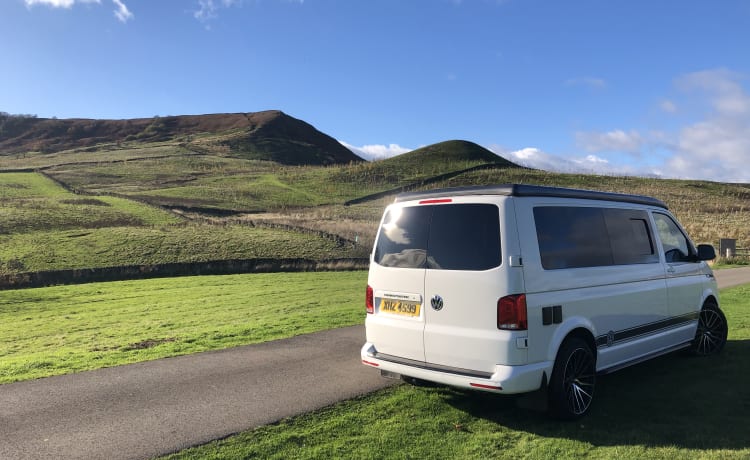 Paddy – 4 berth Volkswagen campervan from 2021