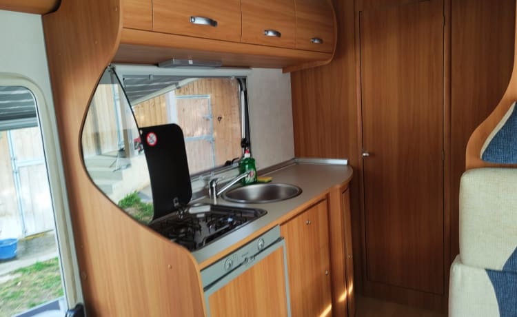 6-berth joint family motorhome