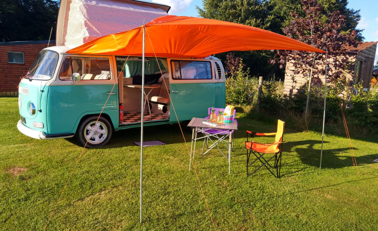 Mary – Klassischer VW Bay Camper - T2 - 1970