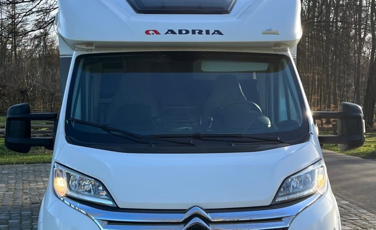 Luxus Adria Matrix 670 SL