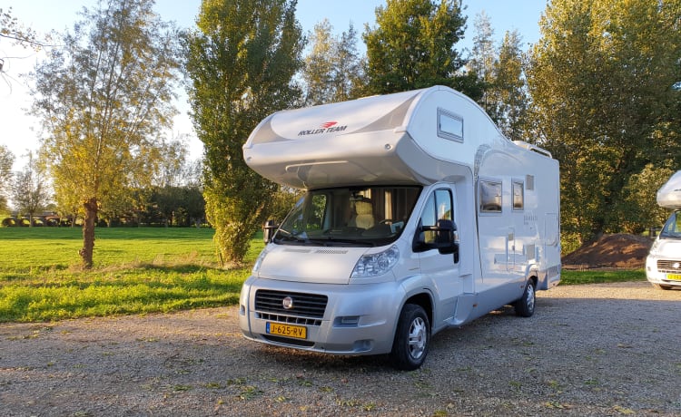 RollerTeam2 – Camping-car de luxe Rollerteam, 5 ceintures et beaucoup d'espace de rangement, entièrement meublé