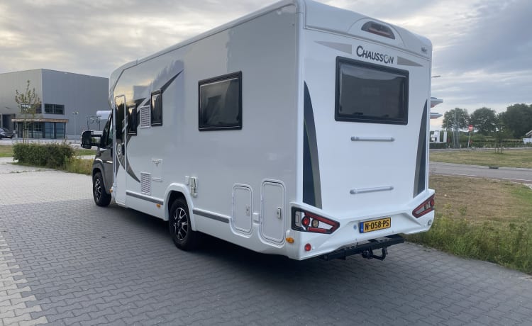 4p Chausson 711 semi-integrated from 2019