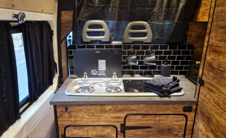 Stag – OFF-GRID 2 berth Shower Kitchen Heating - bedding included - Campervan 2016