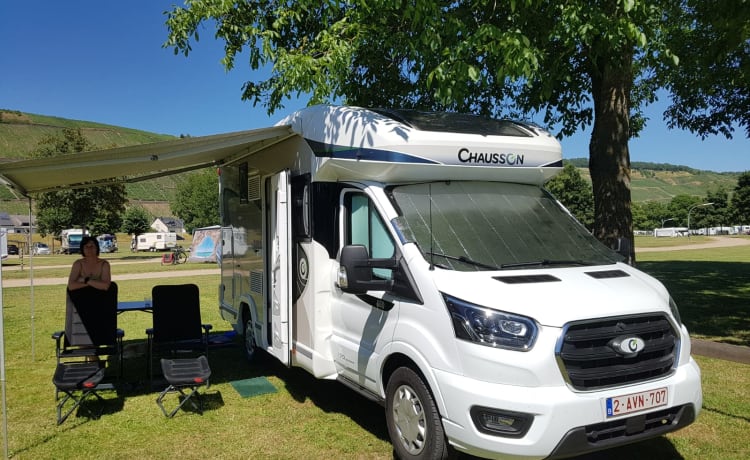 Beautiful fully equipped Chausson mobile home for 2p