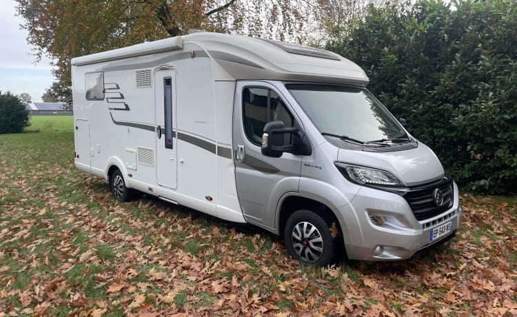 4 persoons Hymer halfintegraal camper uit 2017