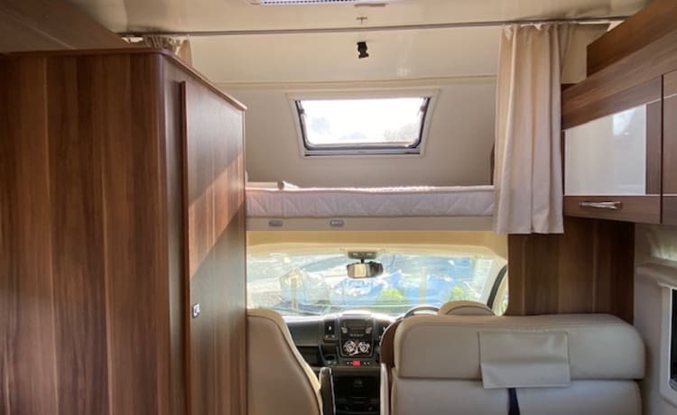 Berty – Luxe, moderne en ruime camper voor 6 personen