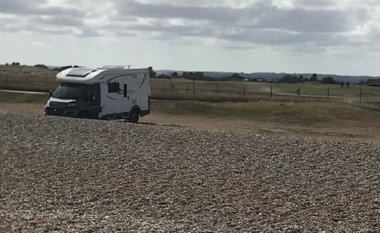 Rolly Roller Team – 4 berth Roller Team semi-integrated from 2019