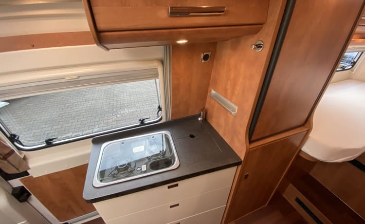 Luxury Malibu bus camper from 2017 for 2 pers