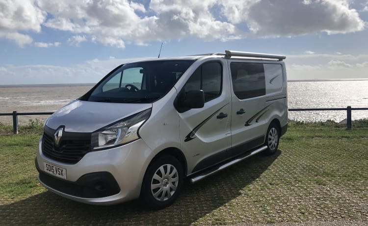 Sid – 2 Berth Renault Off-Grid Campervan