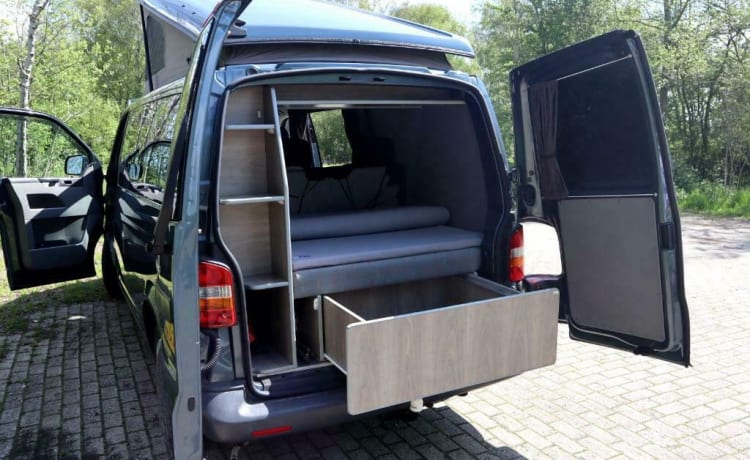 Remco – Verlengde Volkswagen camper uit 2004