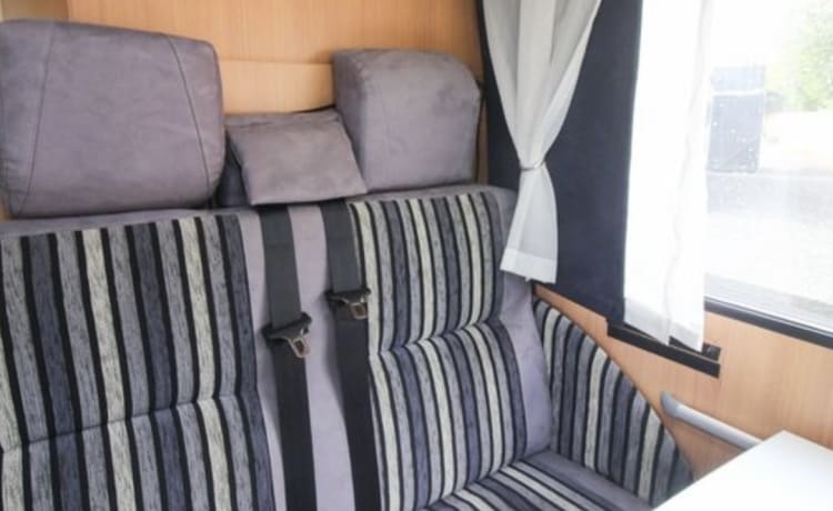 Rosie – Home from home 4 berth   TEC coach built in to 2013