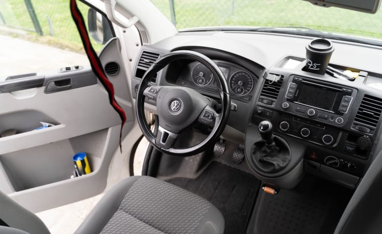 Gezellige 4p Volkswagen camper met nieuw interieur 