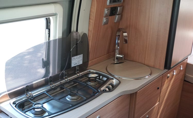 Knaus bus camper 4p with transverse bed and pull-down bed