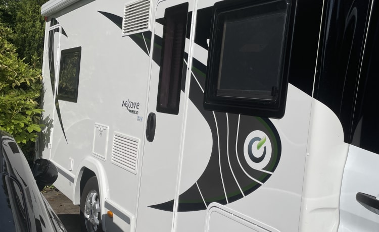 Luxury 6 berth Motorhone to rent with a storage garage 