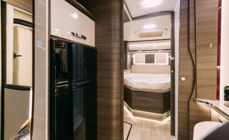 New luxury Integral mobile home Mclouis carat