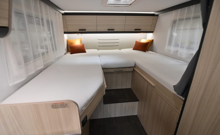 de Club camper – NEW 5-person luxury motorhome, including inventory and insurance