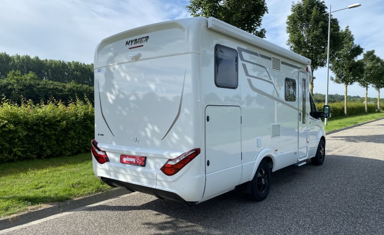 Vrijheid op wielen – Potente camper di lusso Hymer Mercedes semi-integrato dal 2019