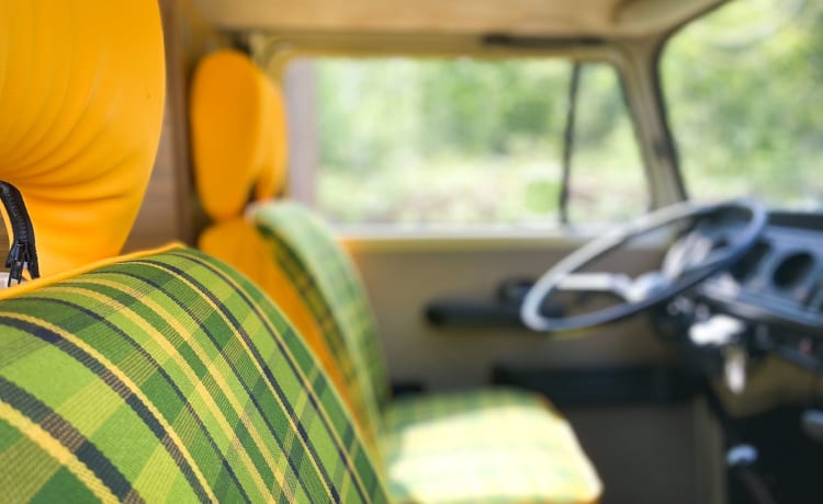 Kadek – Volkswagen T2 Bus von 1973, gerade renoviert