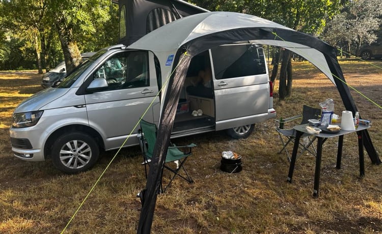 Joebow – Volkswagen camper met 4 slaapplaatsen