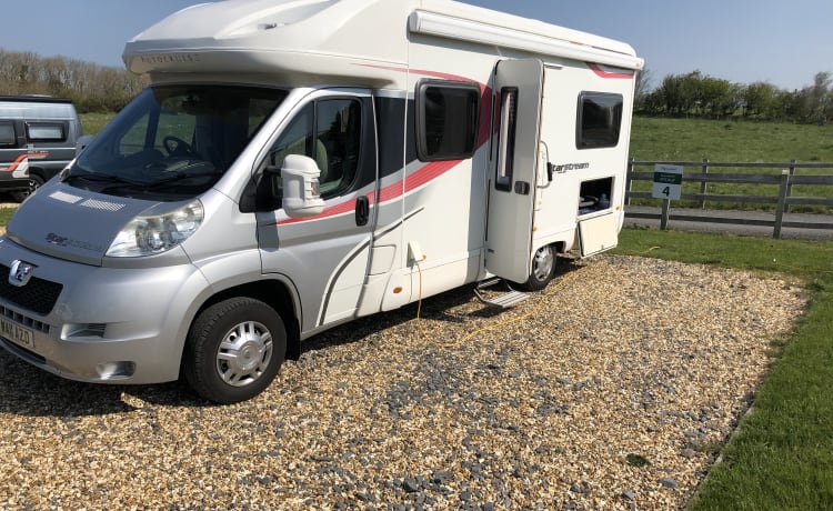 Wilma – Go OUT OUT in Wilma, 2 Seat belt, 4 berth Other semi-integrated from 2011