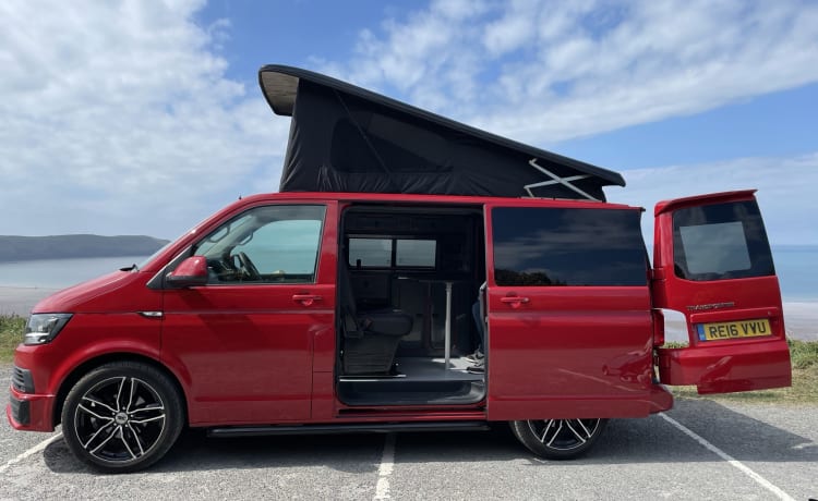 Cherry – Automatic VW T6 4 Berth Campervan with Poptop & Heater 