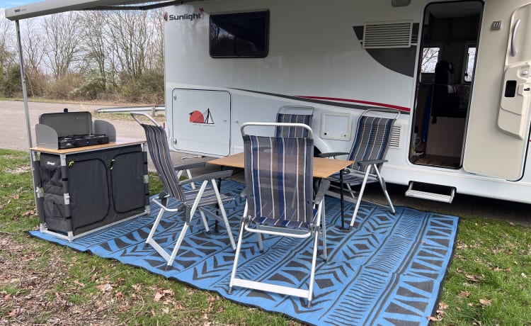 Luxe camper 4p Sunlight semi-integraal uit 2017